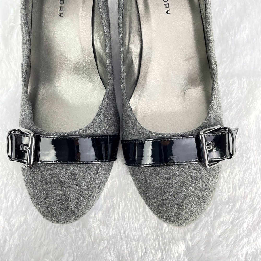 NEW! CL by LAUNDRY gray fabric wedge w/ black patent accent on toe cap SZ 10 - Picture 3 of 12